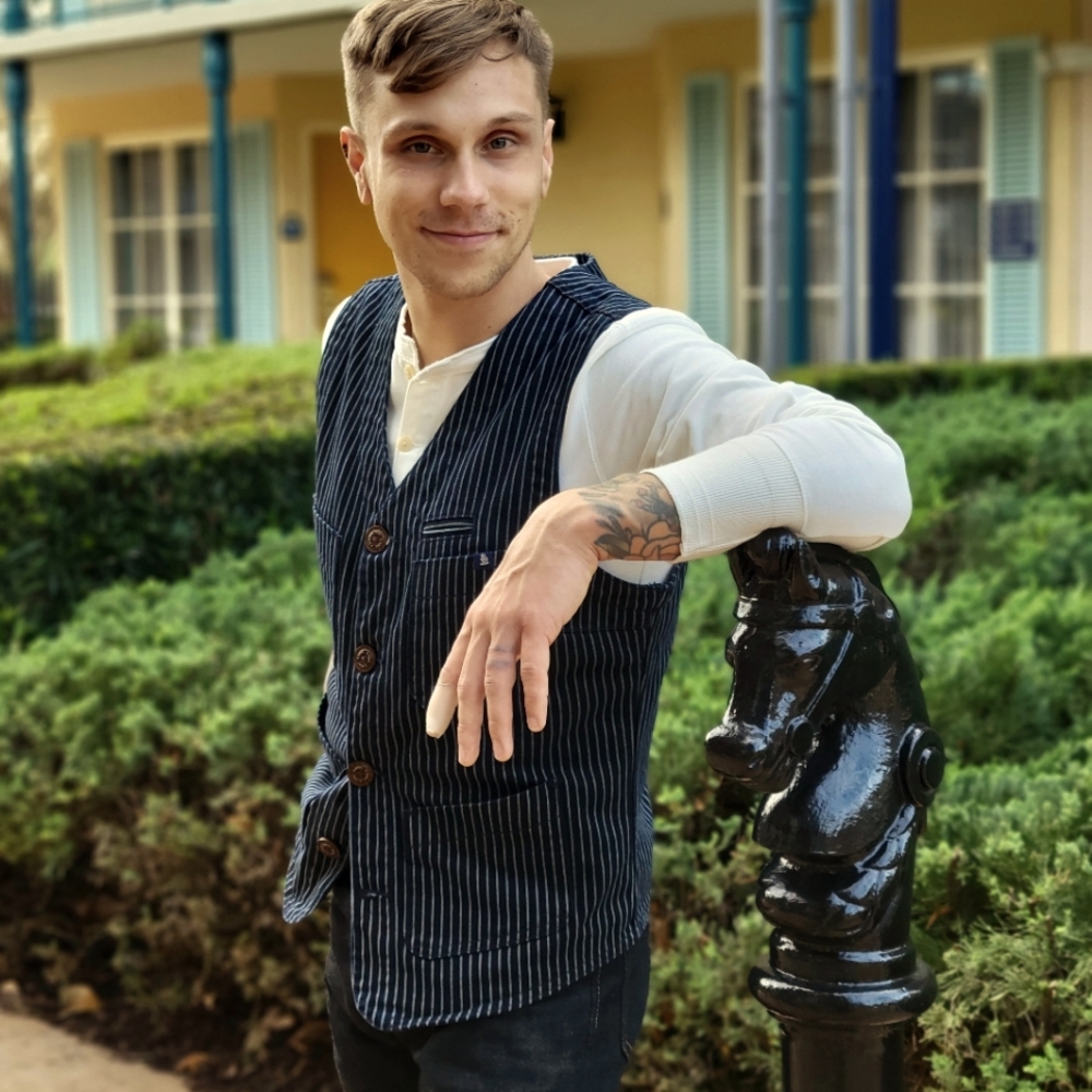 Meet your Posher, Joshua